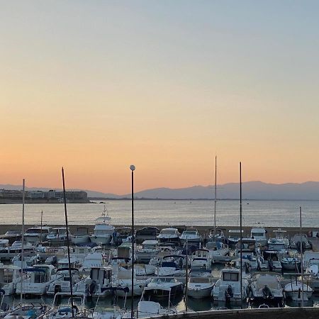 Apartamento en primera línea de mar L' Escala Exterior foto