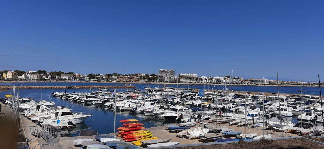 Apartamento en primera línea de mar L' Escala Exterior foto