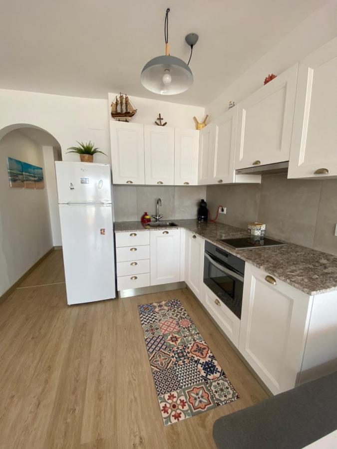 Apartamento en primera línea de mar L' Escala Exterior foto